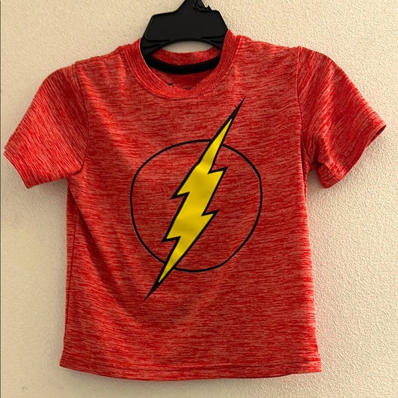 🌺 The Flash Graphic T-Shirt for boys size 4/5. DC Comic Superhero - Picture 1 of 3